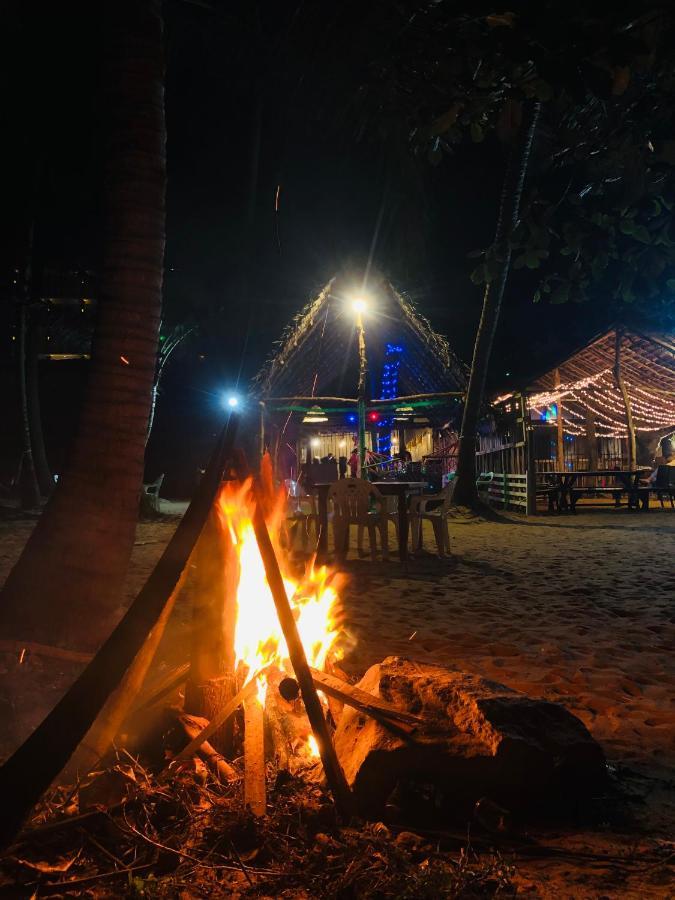 Honey Beach Negombo Exterior photo