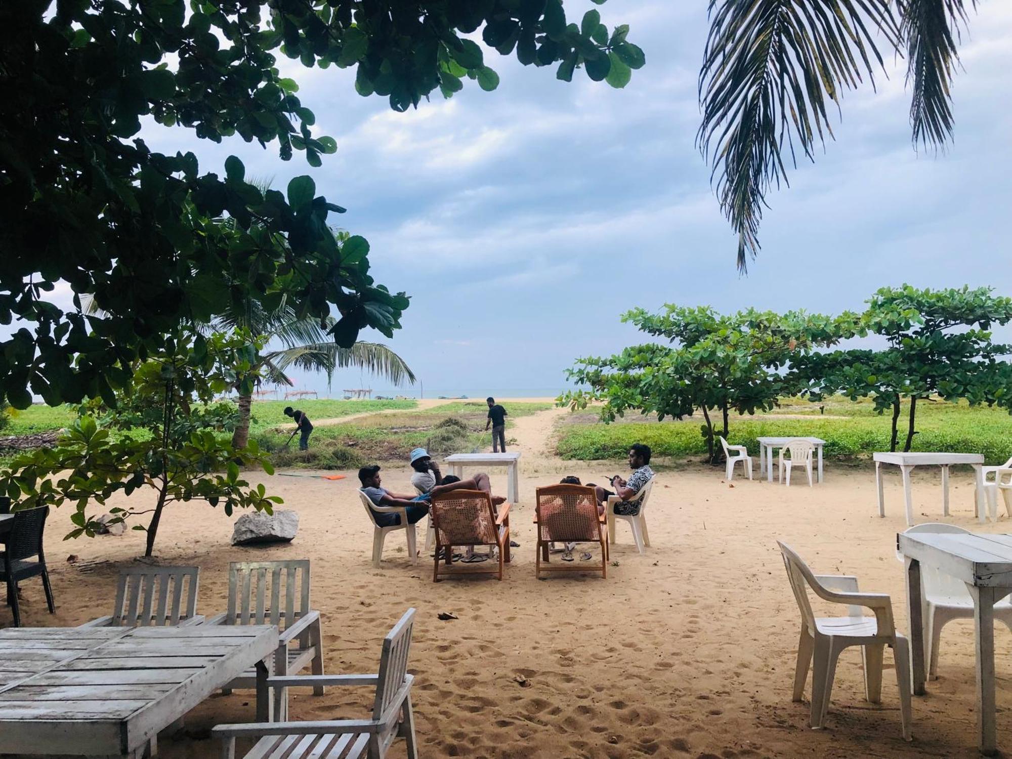 Honey Beach Negombo Exterior photo