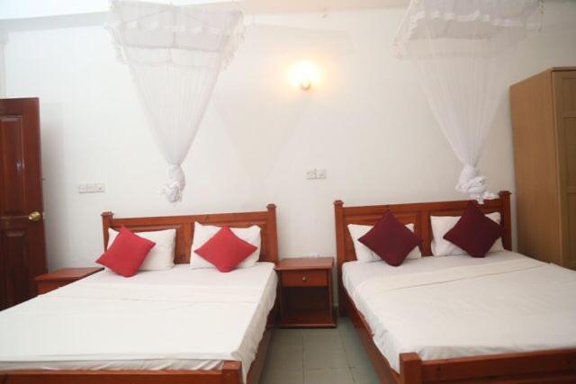Honey Beach Negombo Exterior photo
